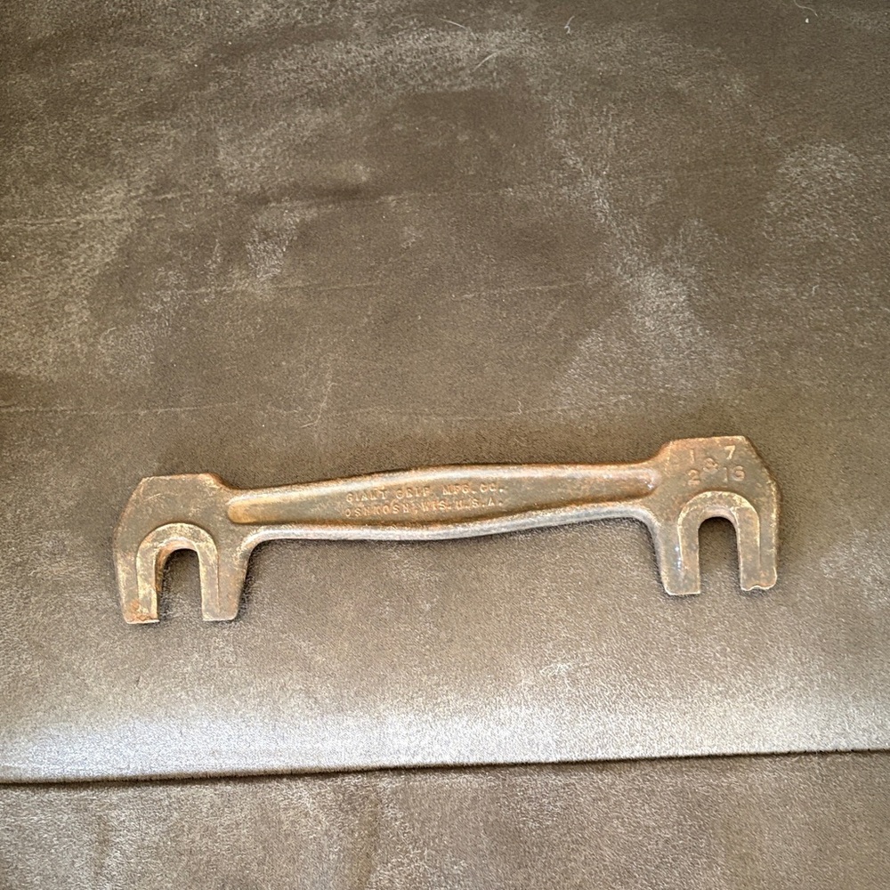 Vintage Metal Spoke Wrench - Brown